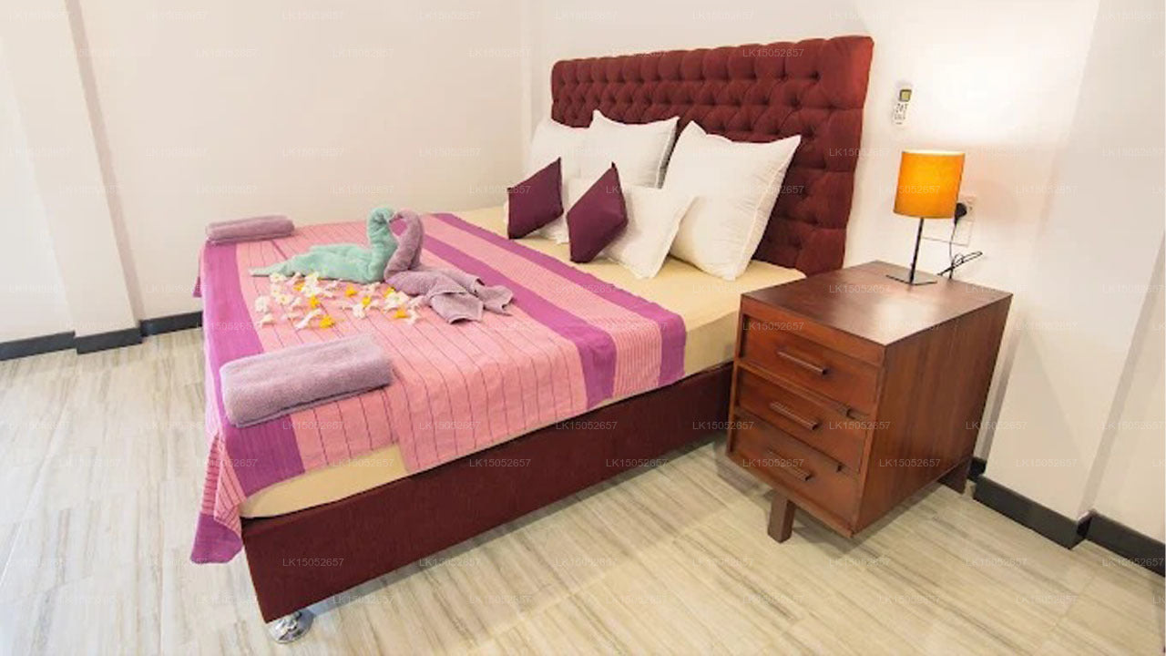 Aura von Epic Collection, Mirissa