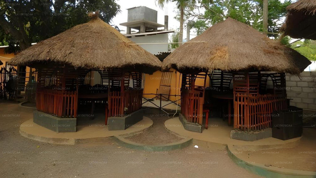 Thampa Tourist Hotel in Vavuniya