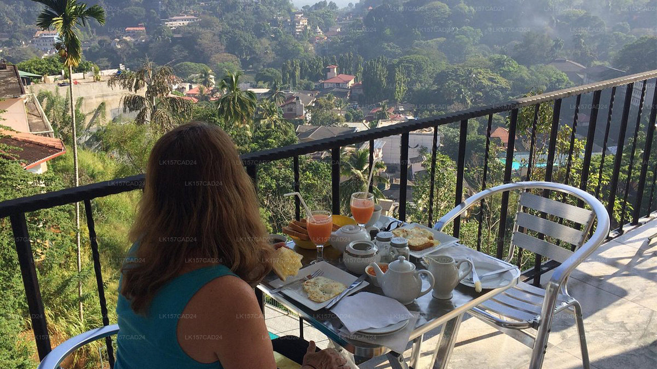Erholungsort mit Seeblick, Kandy