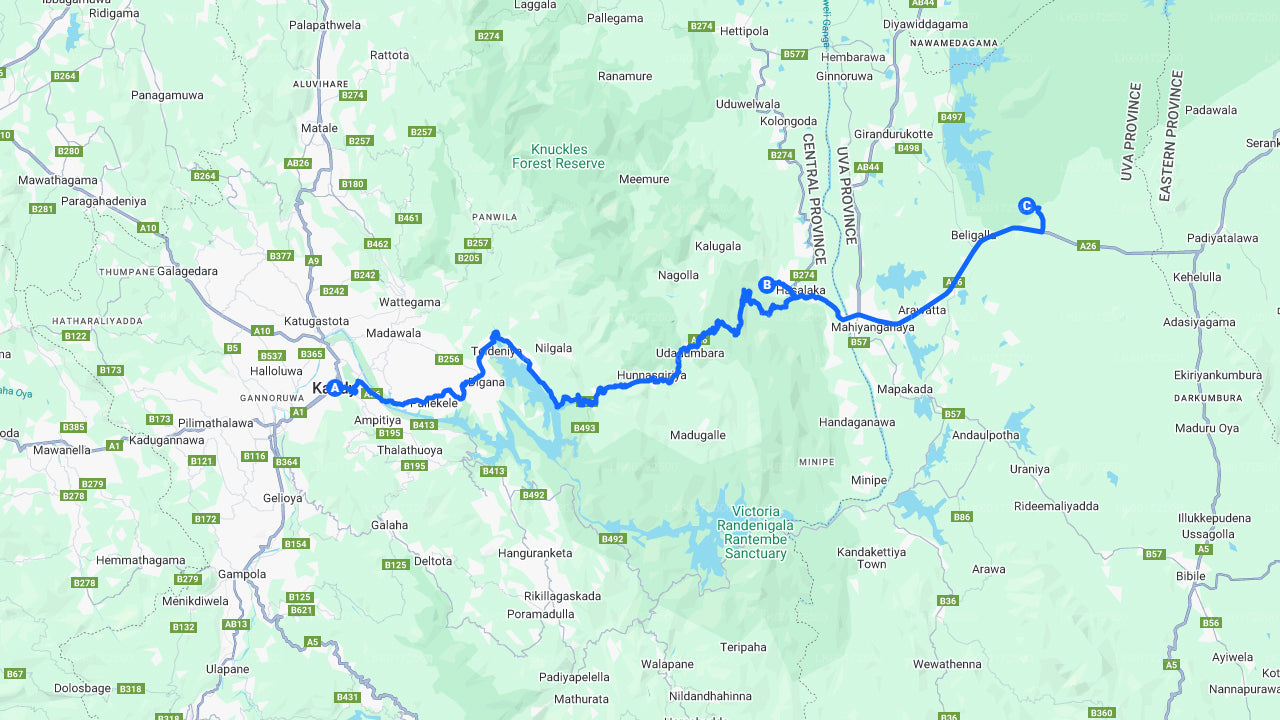 Wasserfallwanderung und Aborigine-Dorftour ab Kandy