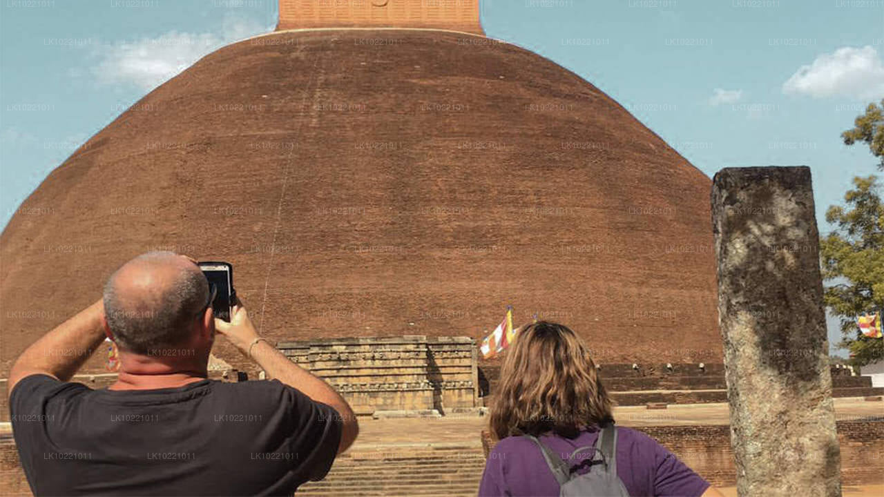 Anuradhapura ab Kandy (2 Tage)