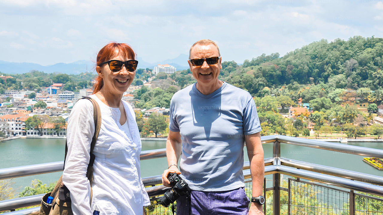 Tour zur Kultur der Hügel von Galle aus (2 Tage)