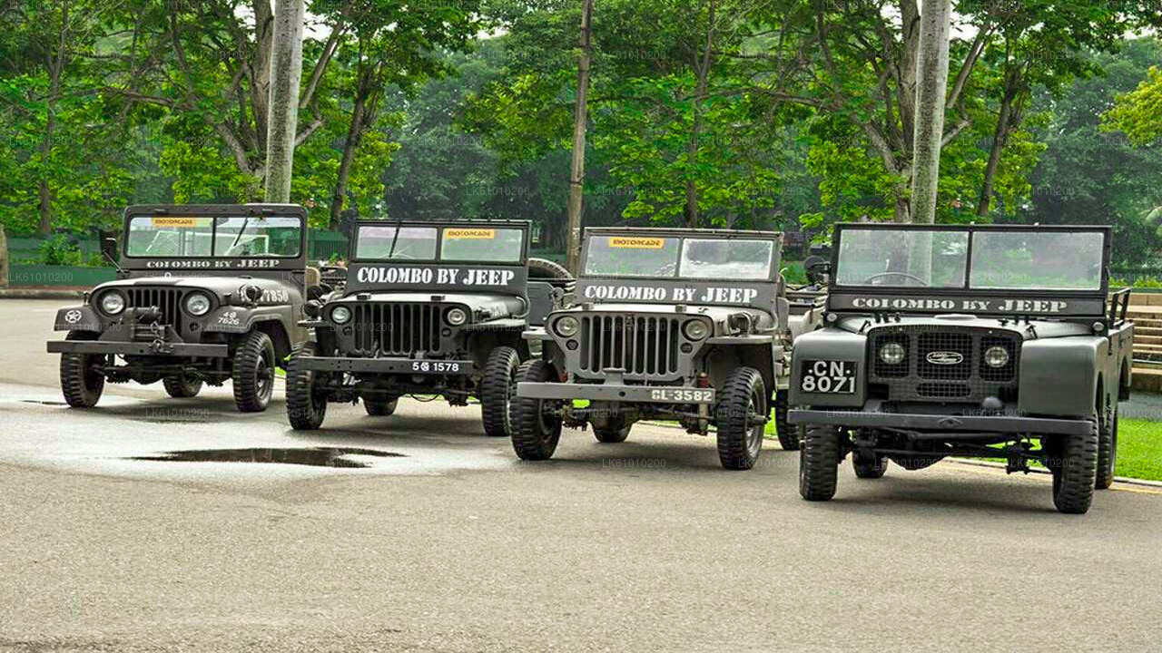 Stadtrundfahrt durch Colombo mit dem War Jeep