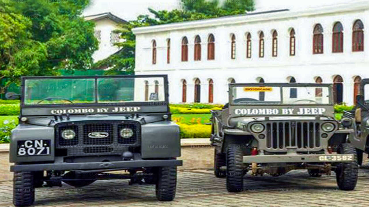 Stadtrundfahrt durch Colombo im Land Rover Series 1 Jeep