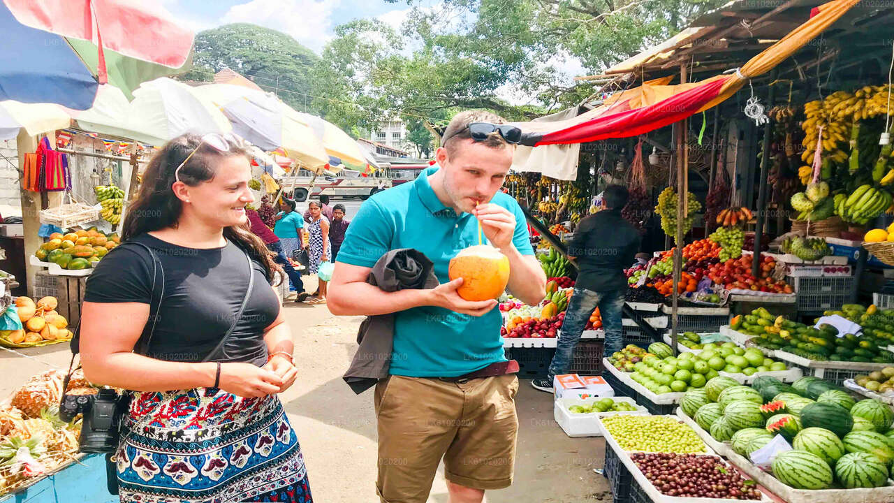 Kandy City Walk mit einem Einheimischen