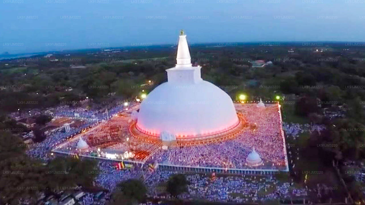 Entdecken Sie Anuradhapura mit dem Hubschrauber von Negombo aus