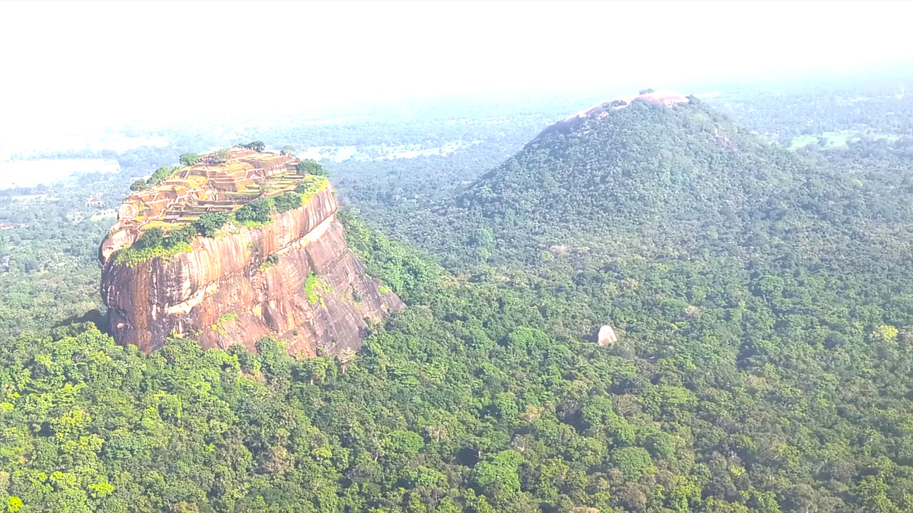 Entdecken Sie Sigiriya mit dem Hubschrauber von Colombo City