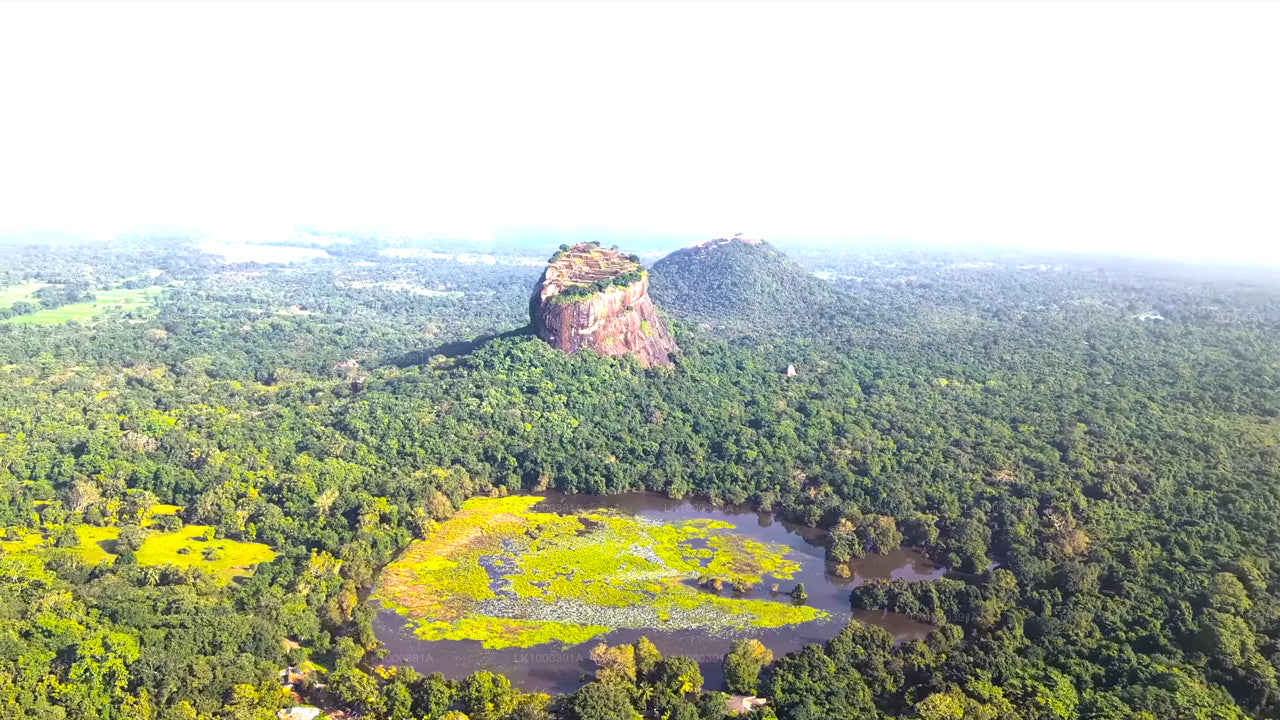 Entdecken Sie Sigiriya mit dem Hubschrauber von Colombo City