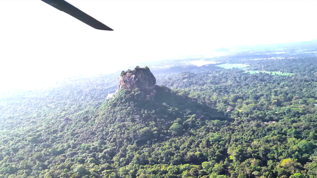 Entdecken Sie Sigiriya mit dem Hubschrauber von Colombo City