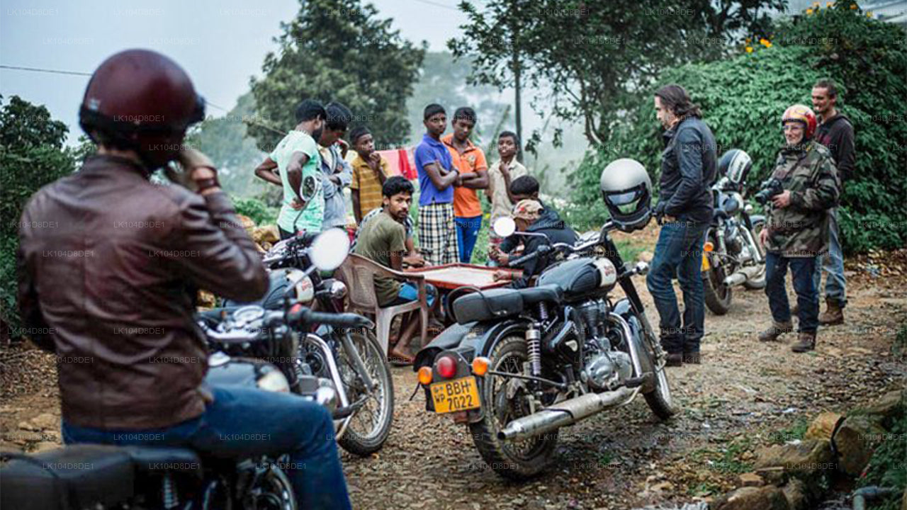 Fahrt durch das kulturelle Dreieck – Geführte Motorradtour in Sri Lanka (4 Tage)
