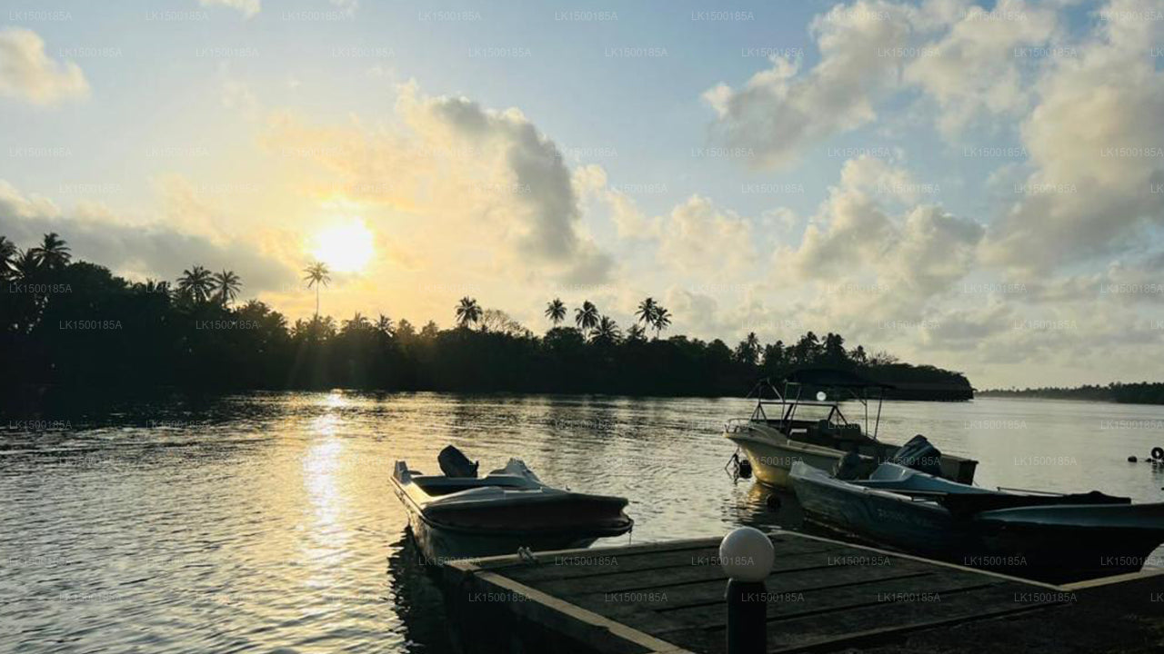 Flussufer, Aluthgama