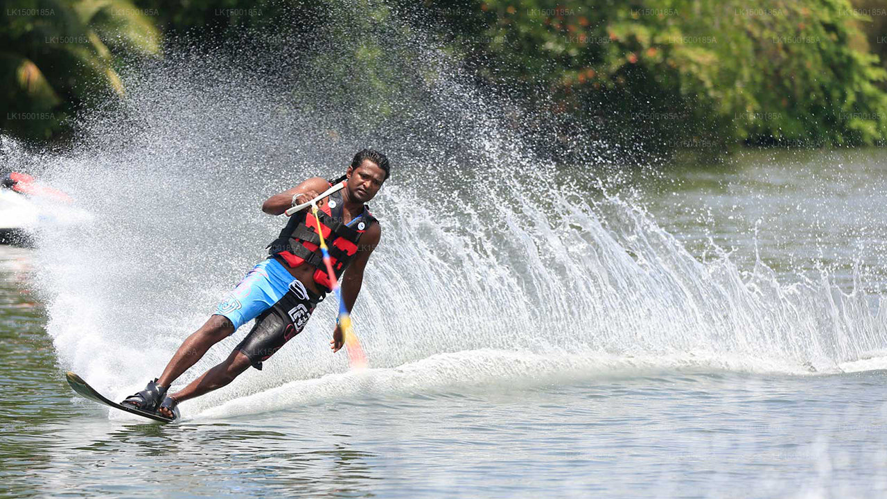 Flussufer, Aluthgama