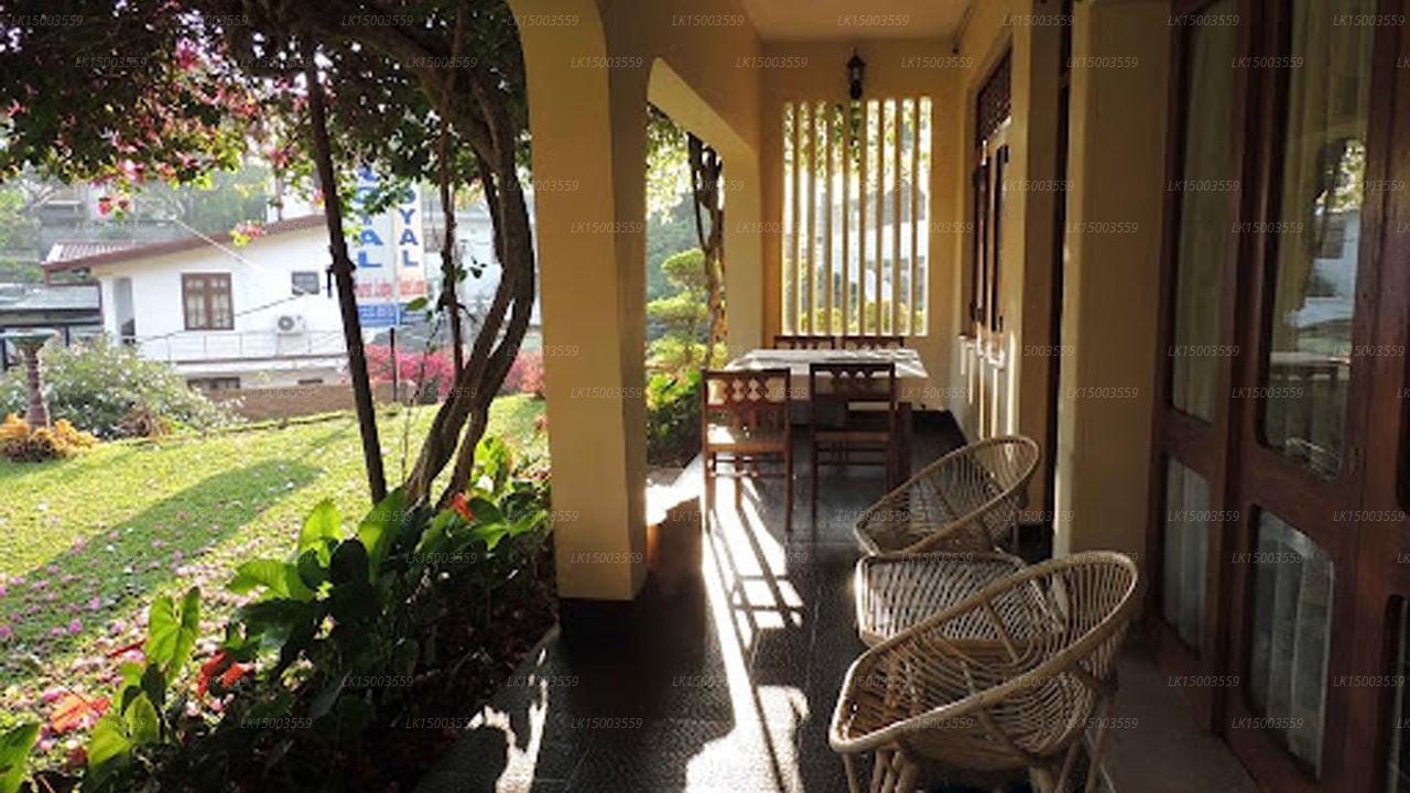 Royal Tourist Lodge, Kandy 
