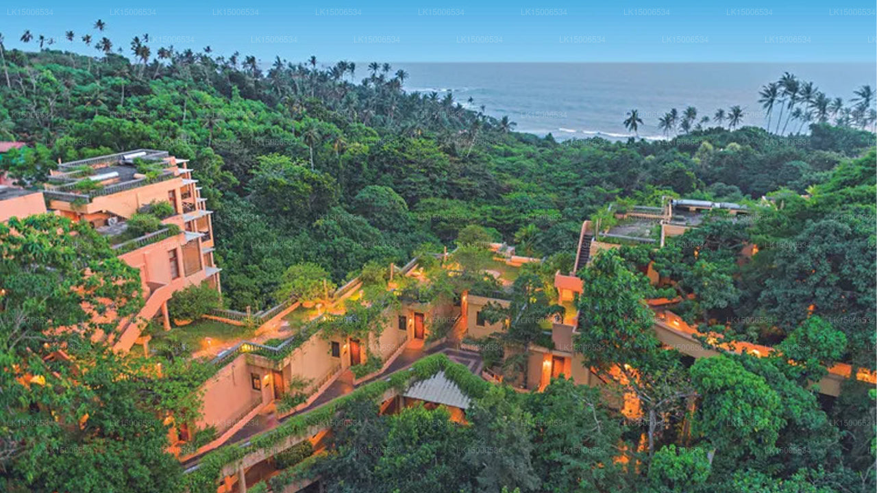 Barberyn Beach Ayurveda Resort, Weligama 
