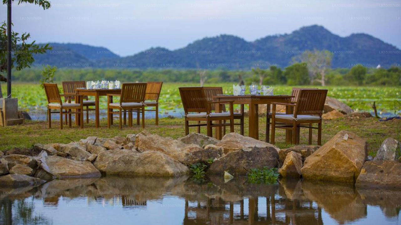 Der Grand Tamarind Lake, Kataragama 
