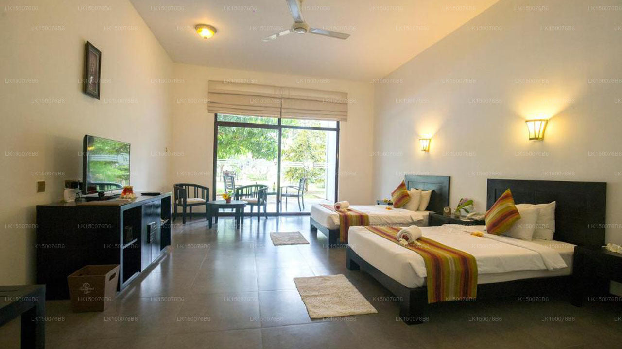Der Grand Tamarind Lake, Kataragama 