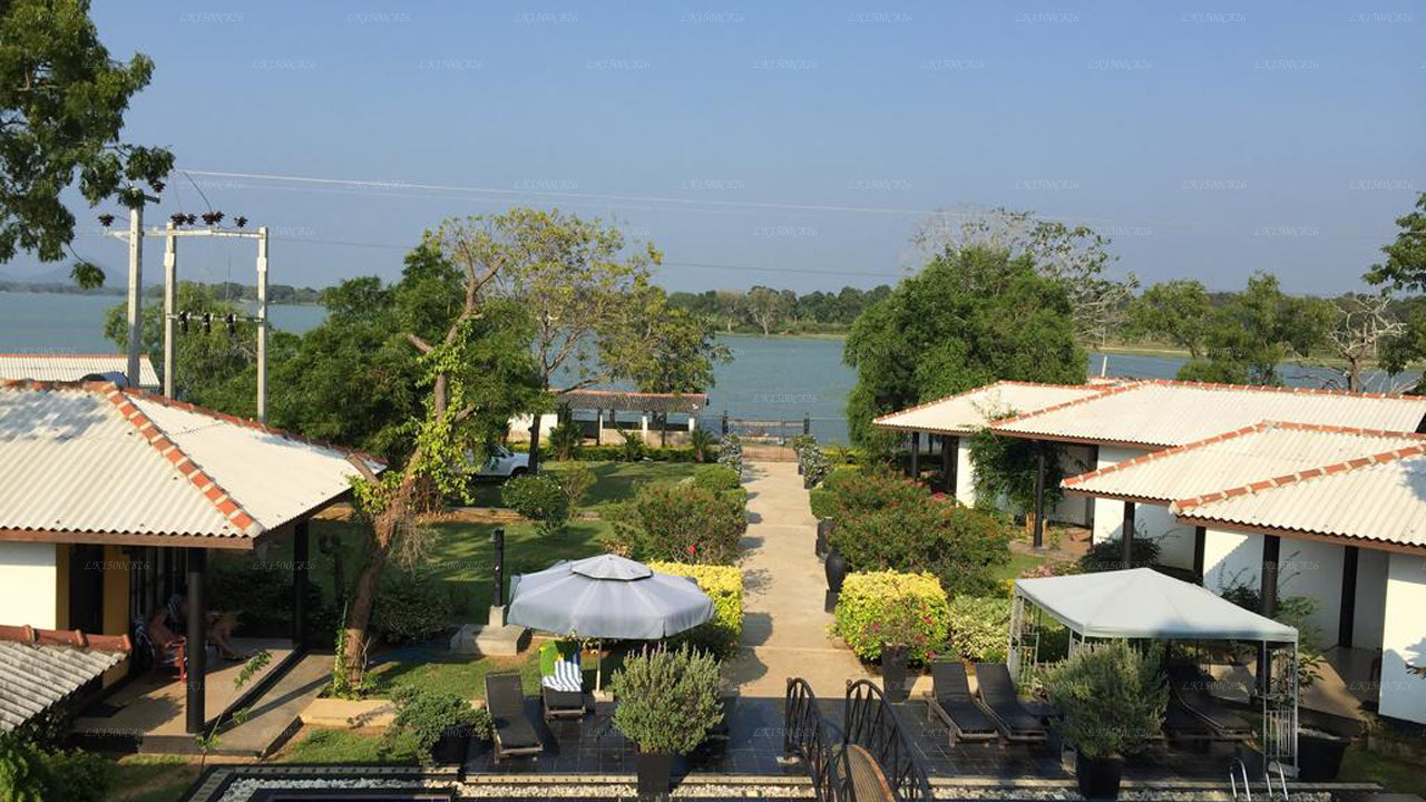 Flower Garden Lake Resort, Tissamaharama 