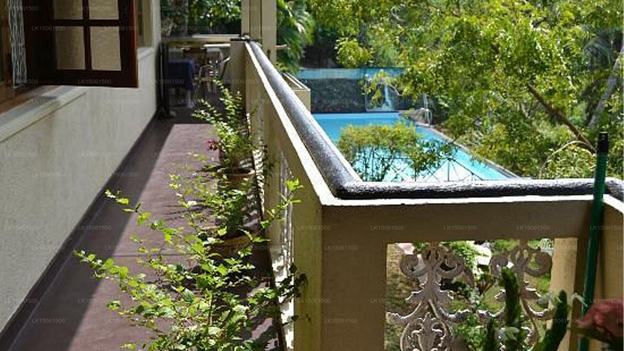 Die Villa im Paradies, Unawatuna