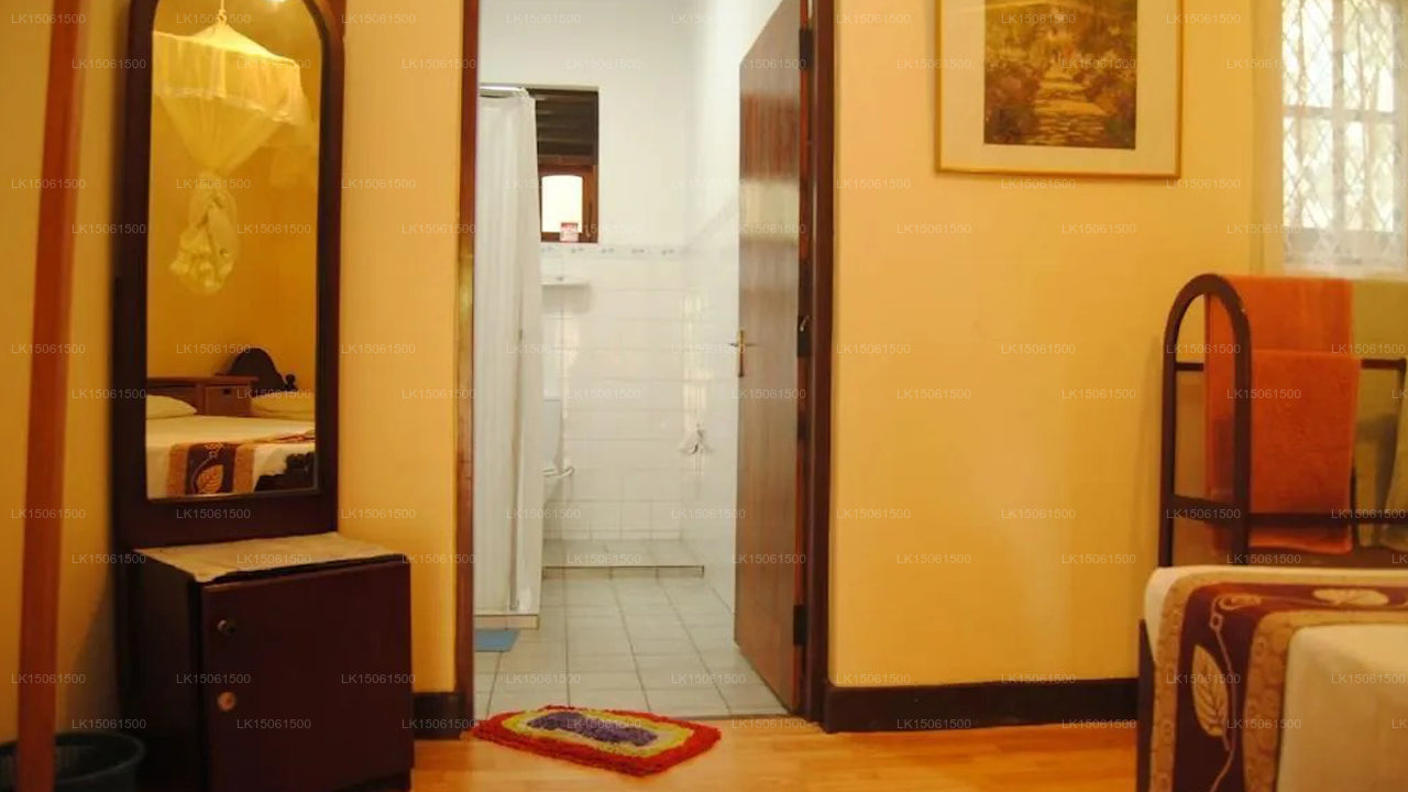 Die Villa im Paradies, Unawatuna