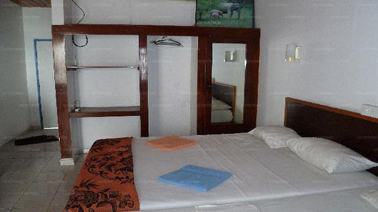 Coral Reef Beach Hotel, Hikkaduwa 