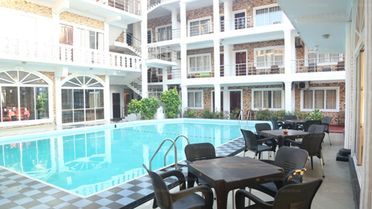 Oasis Beach Resort, Negombo 
