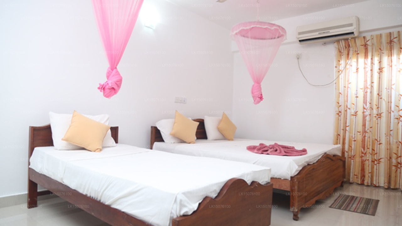Oasis Beach Resort, Negombo 