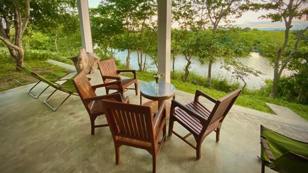 Kudakaliya Surf Bungalow