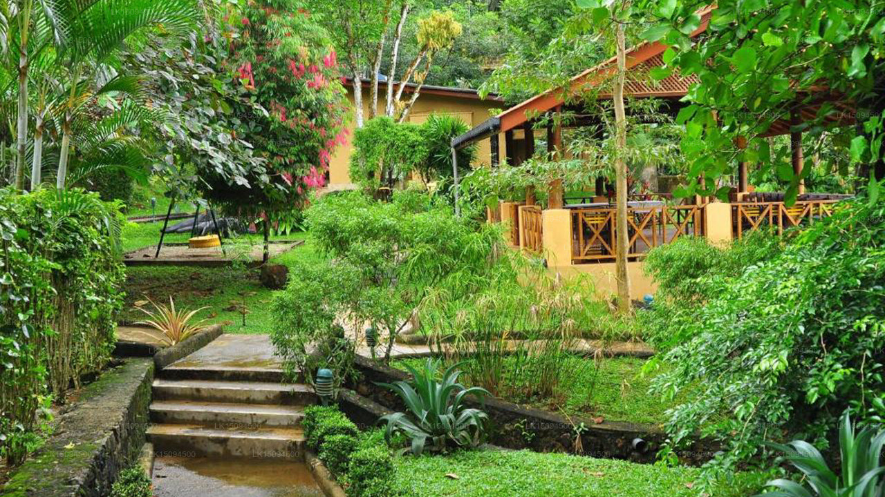 Bopath Fall Rock Chalets, Ratnapura 