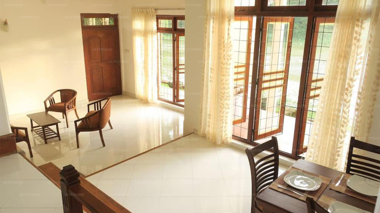 Bungalow mit Flussblick, Kandy