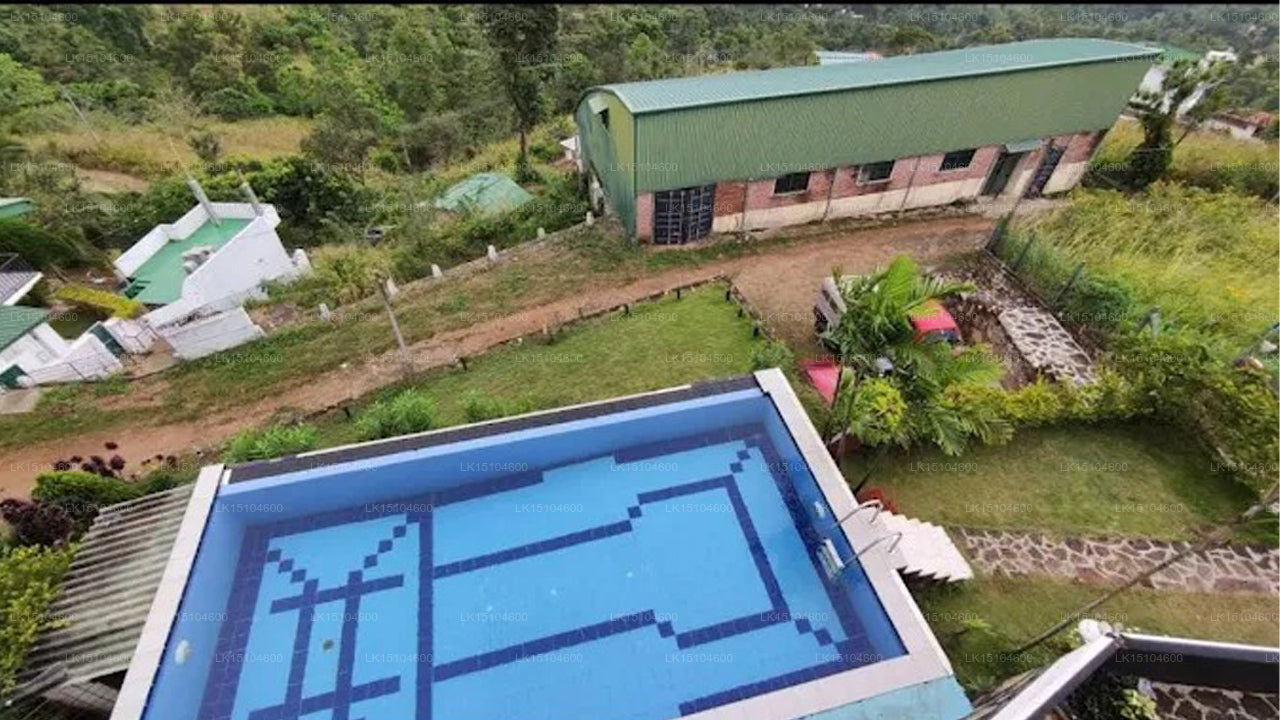 Pine Crest Resort, Kandy 