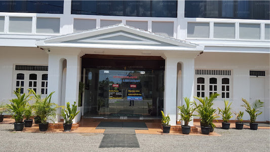 Senathilaka Guest Inn &amp; Restaurant, Puttalam