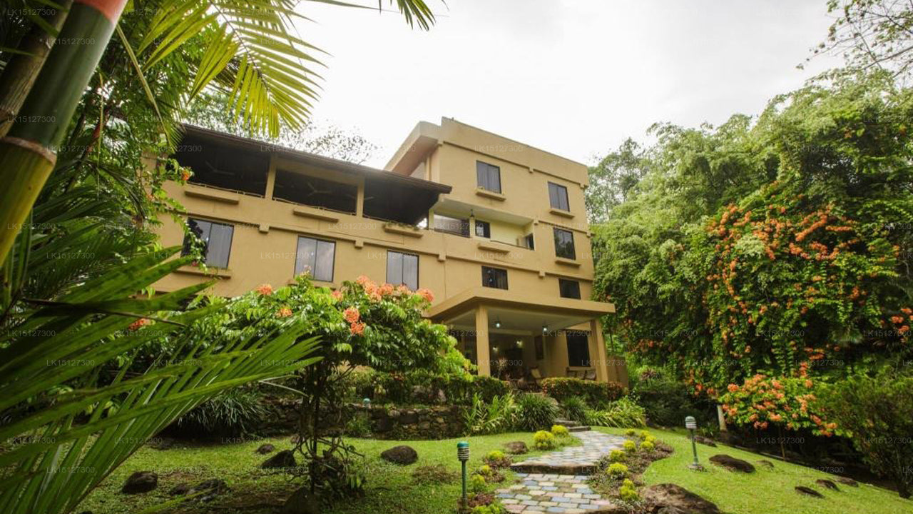 Minara Bopath Ella, Ratnapura