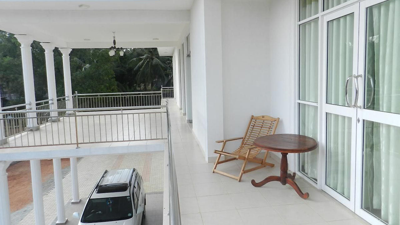 Das Paradise Hotel, Kurunegala