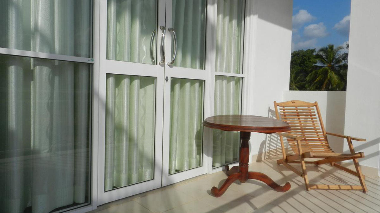 Das Paradise Hotel, Kurunegala