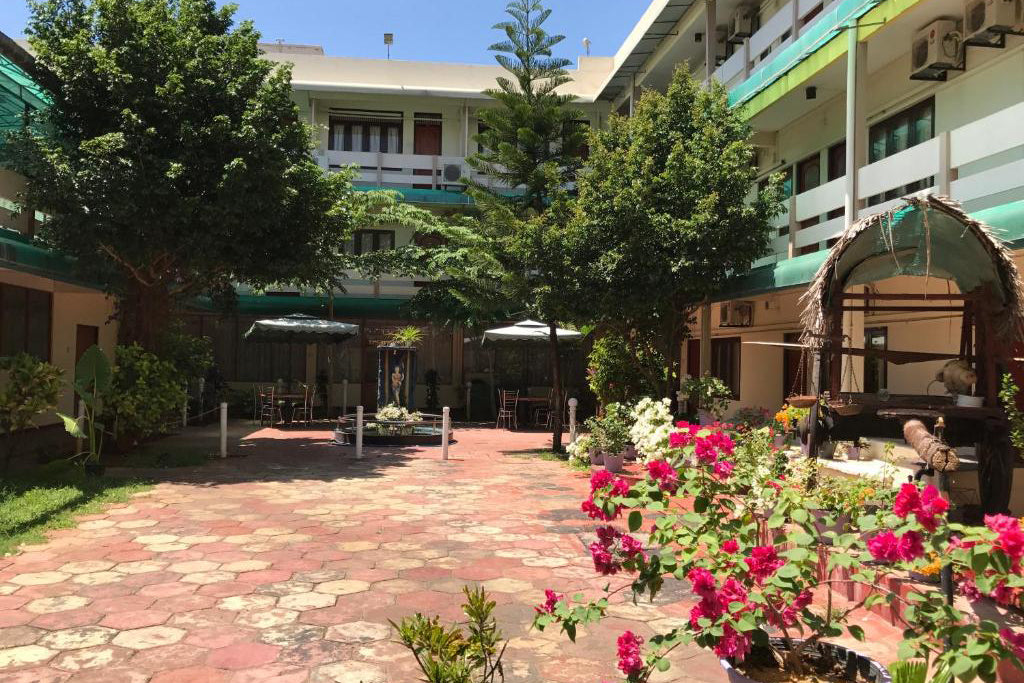 Gnanams Hotel, Jaffna 