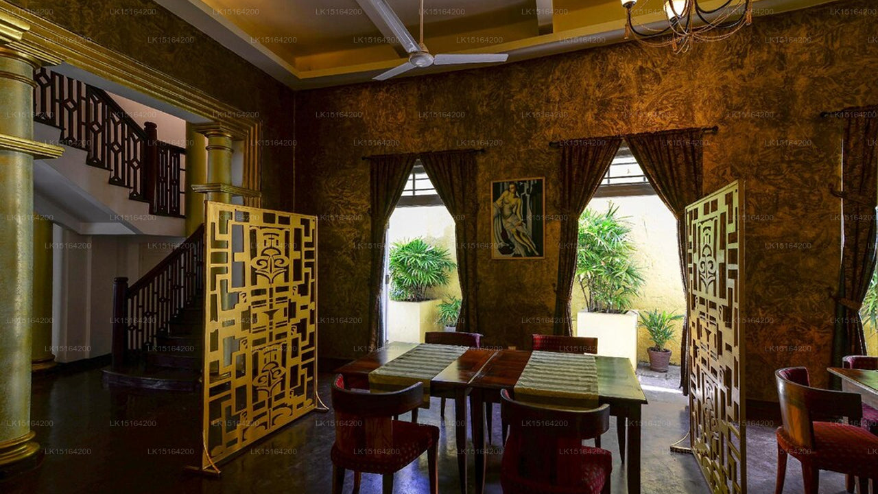 Deco On Forty Four, Galle 