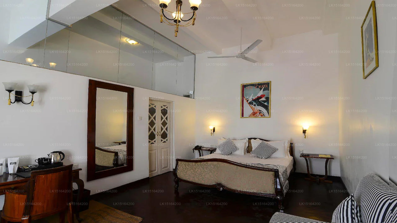 Deco On Forty Four, Galle 