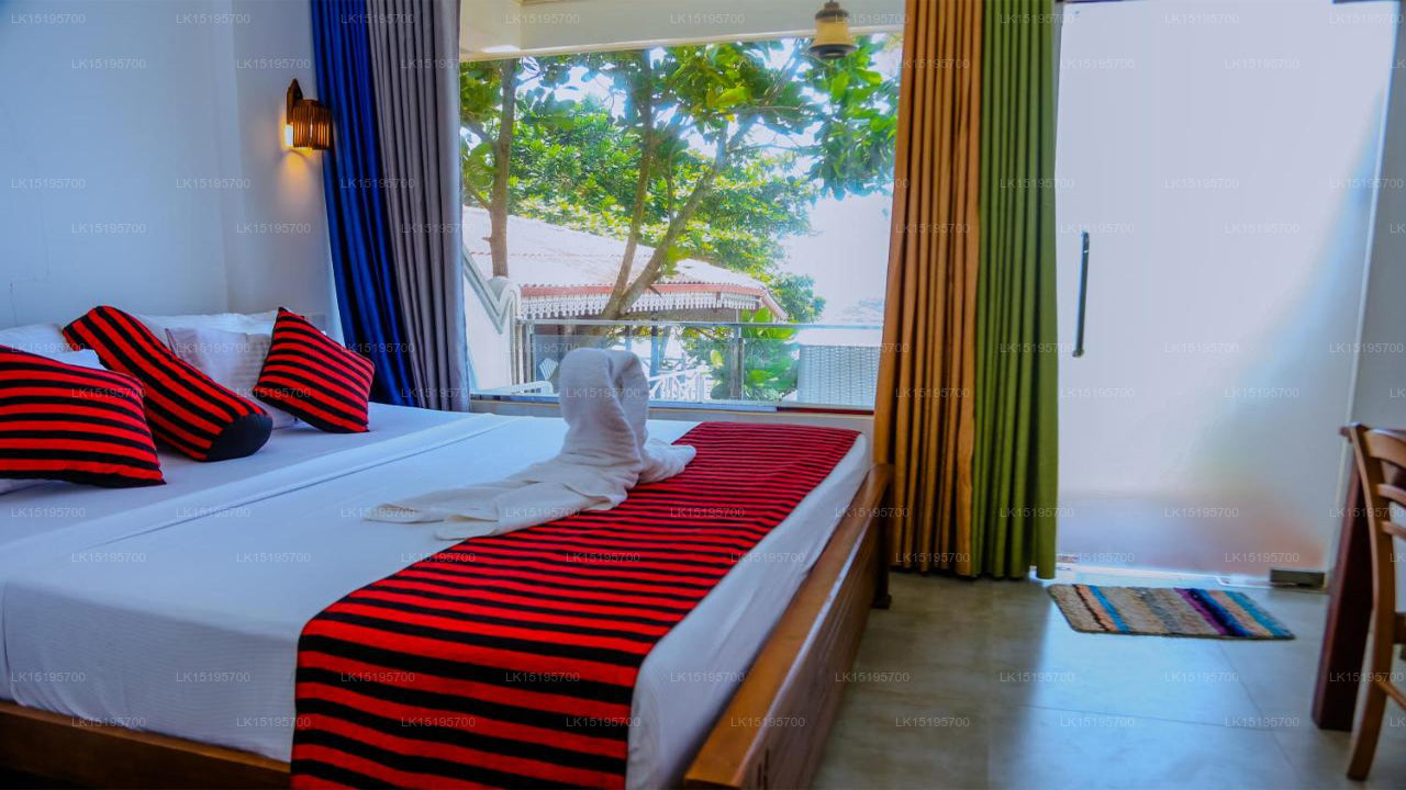 Coral Beach Hotel, Mirissa 