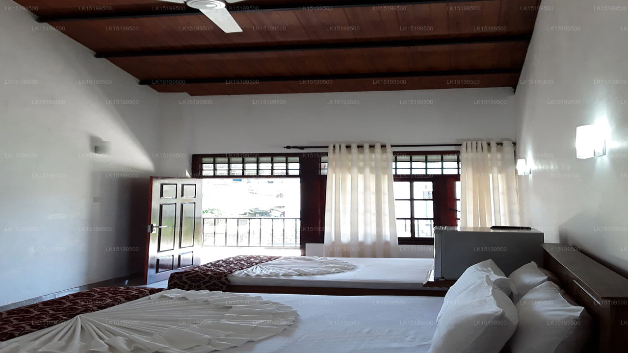 Ella Grand Peak, Ella 