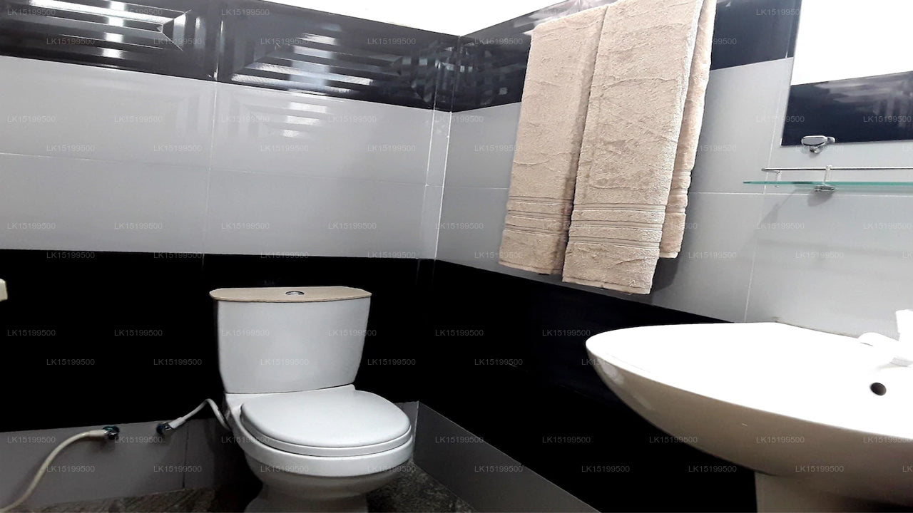 Ella Grand Peak, Ella 