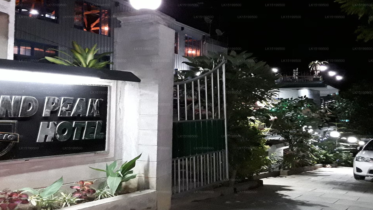 Ella Grand Peak, Ella 