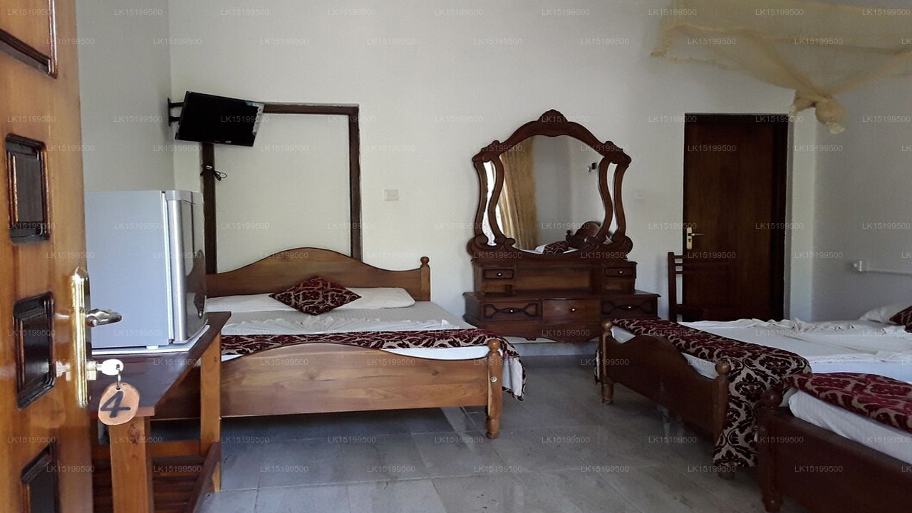 Ella Grand Peak, Ella 