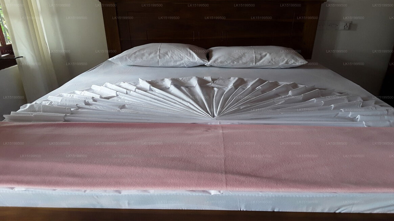 Ella Grand Peak, Ella 