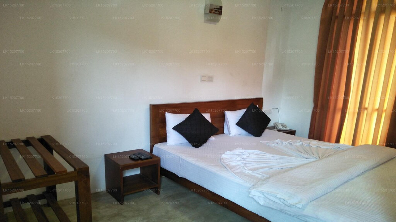 Ella Rock House, Ella 