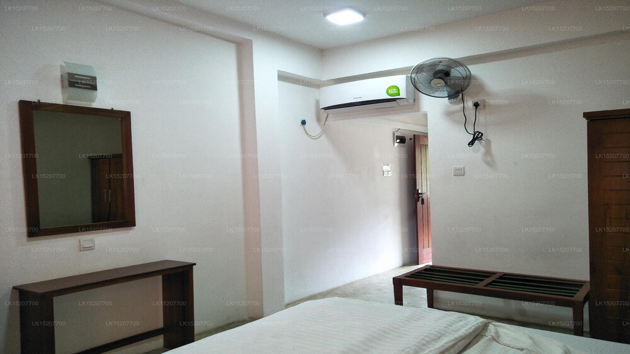 Ella Rock House, Ella 