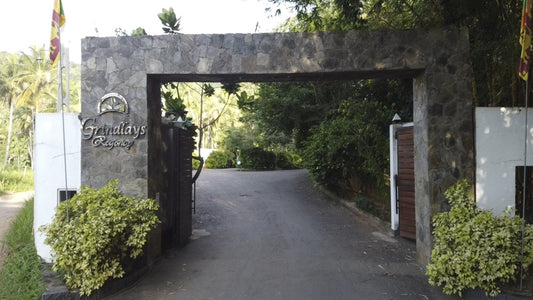 Grindlays Regency, Alawwa 