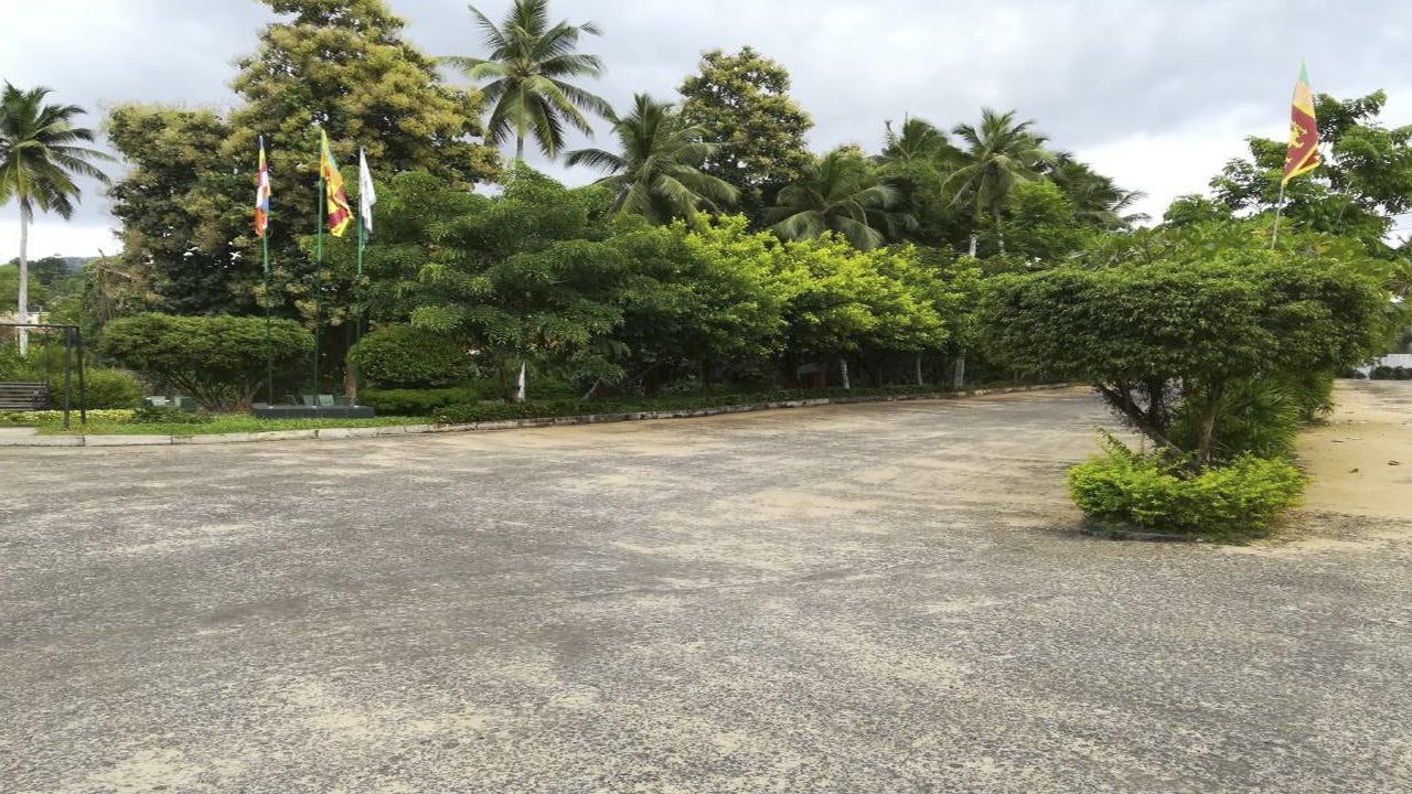 Grindlays Regency, Alawwa 