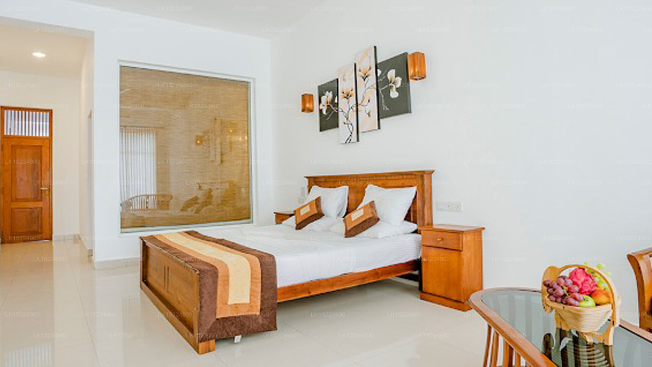 Hotel Sun &amp; Moon, Aluthgama