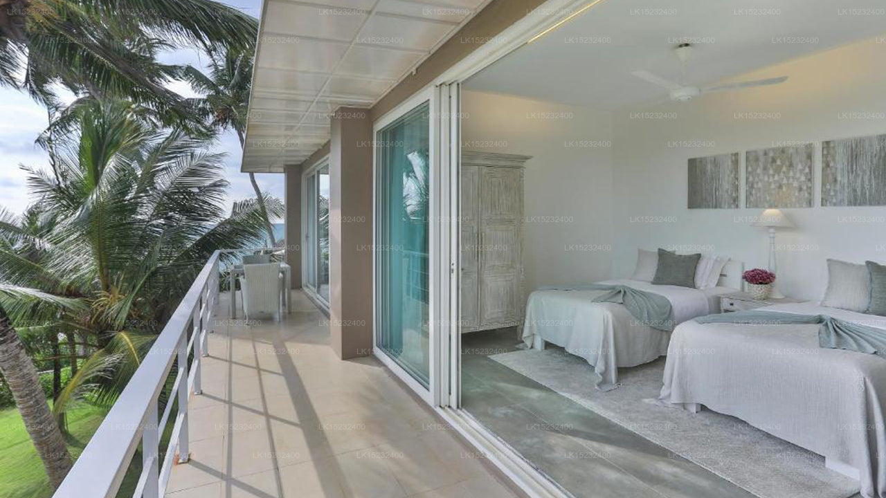 Die Sandalen von Edwards Collection, Hikkaduwa