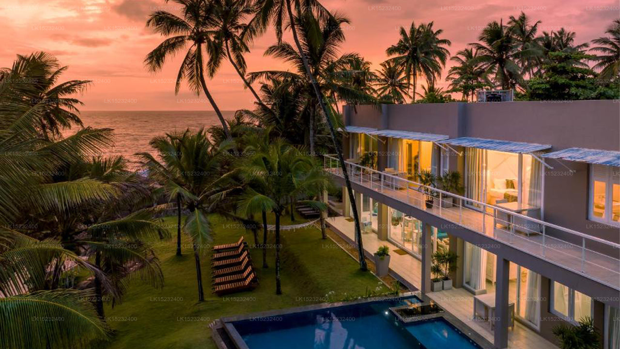 Die Sandalen von Edwards Collection, Hikkaduwa